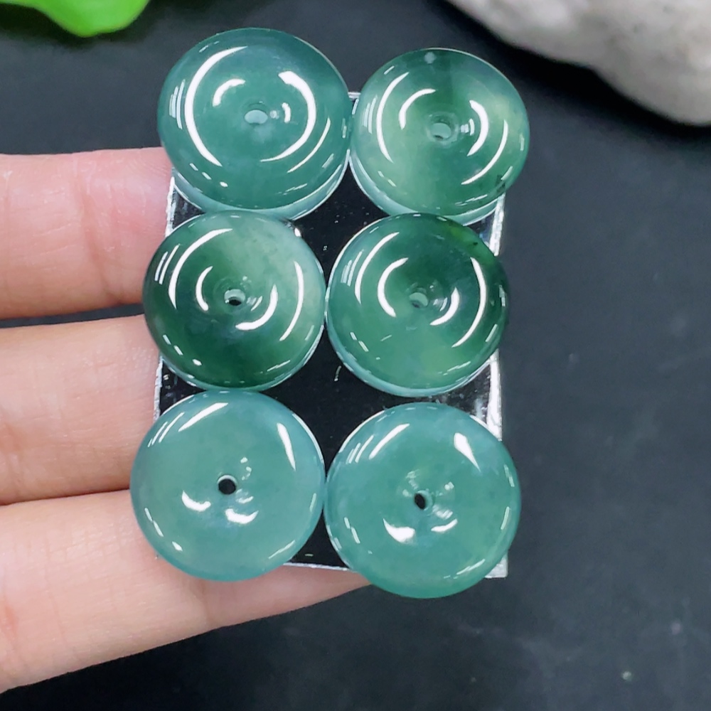 F31637418 Jadeite Pendant Sell as a Lot