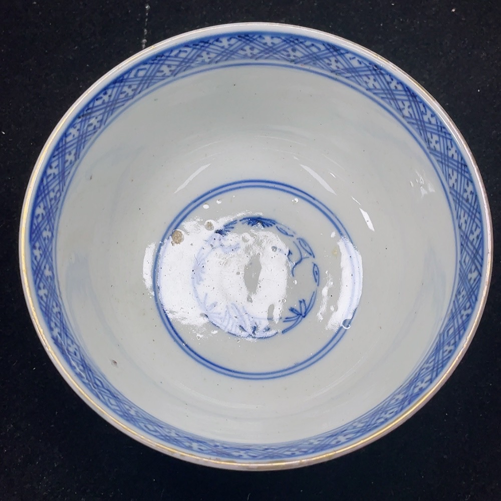 W32714812 Ceramic Undamaged Modern Painted Lidded Bowl (size as per actual item)