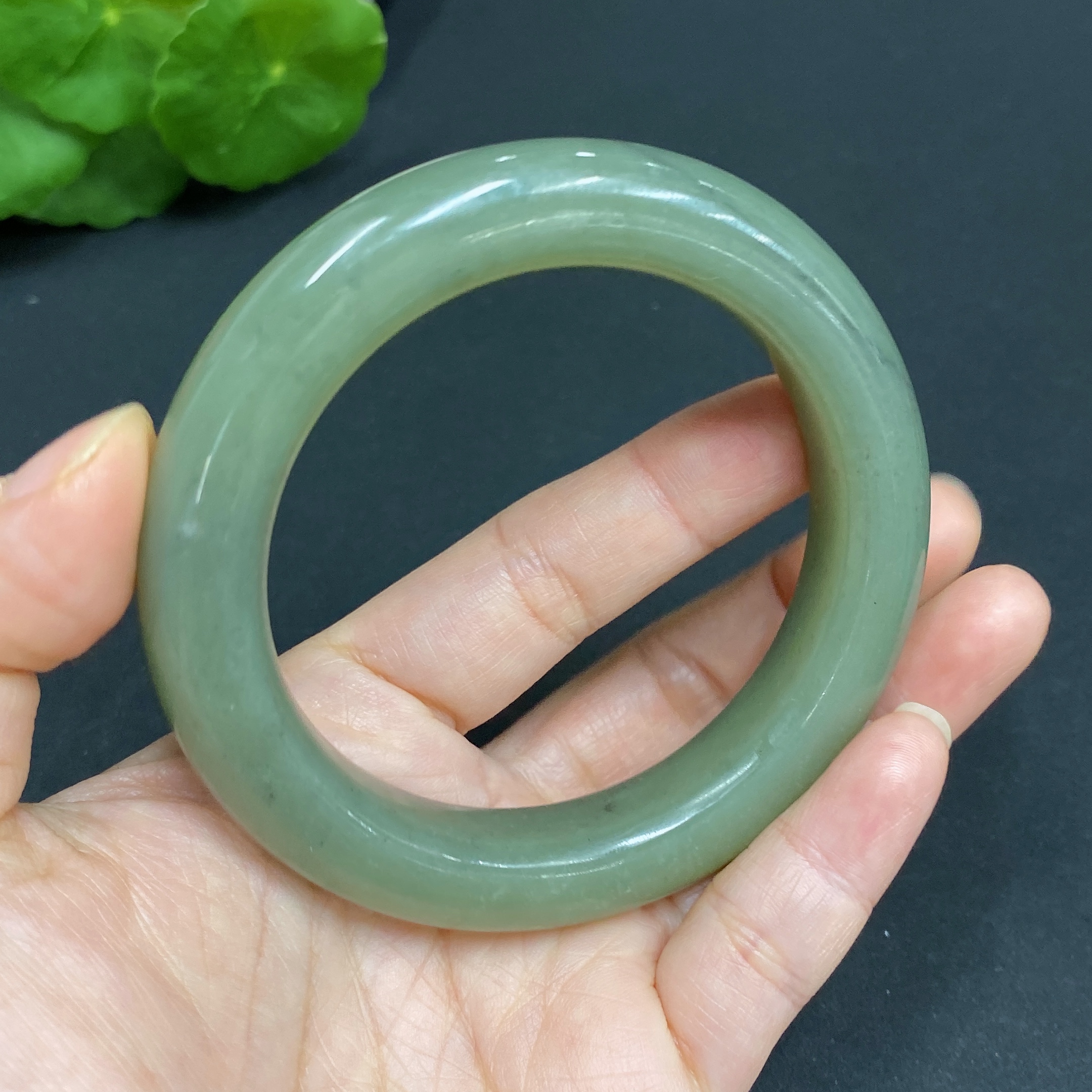 H29366309 Hetian Jade Round Bracelet  Size 56.6  Total Weight Approx. 71.1g