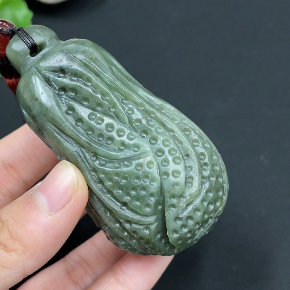 H25902229 Hetian Jade Handheld Carving  White Cabbage
