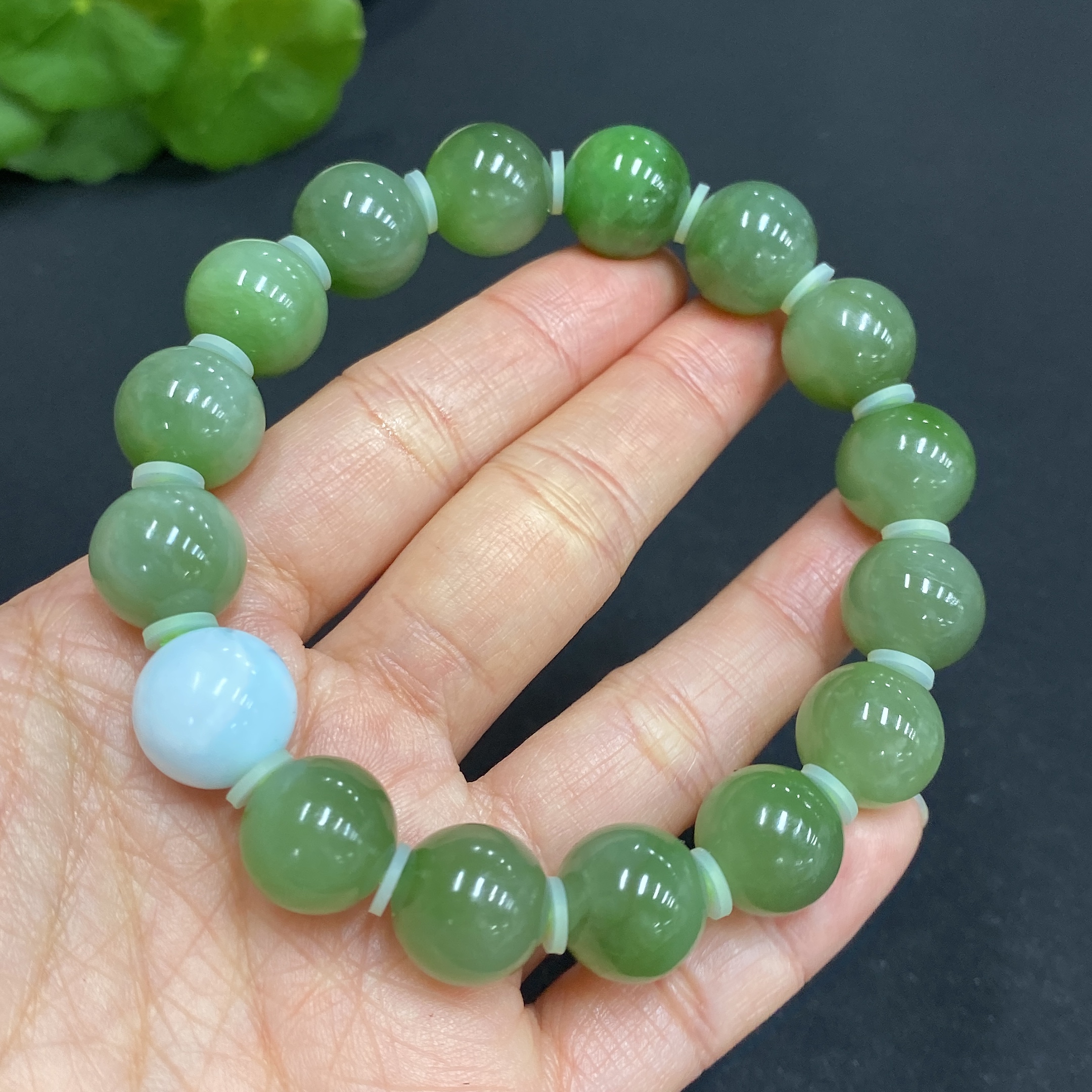 H29428317 Hetian Jade Bracelet, Approx. 12.4 mm Beads, Total Weight Approx. 54.8g
