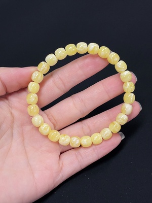 C46539208 琥珀蜜蜡手串 货品总重约7.25克 卡7.5mm左右