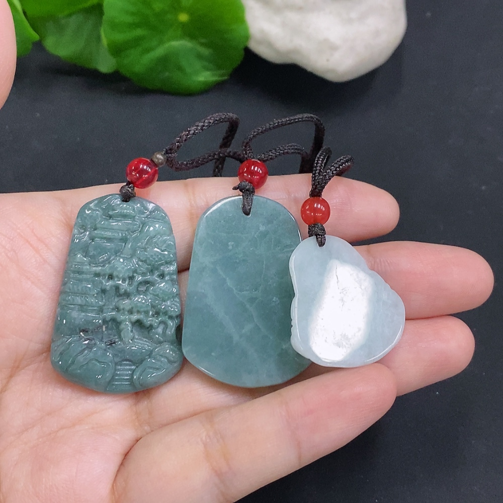 F34001450 Jadeite Pendant Sell as a Lot (Beads Not Grade A)
