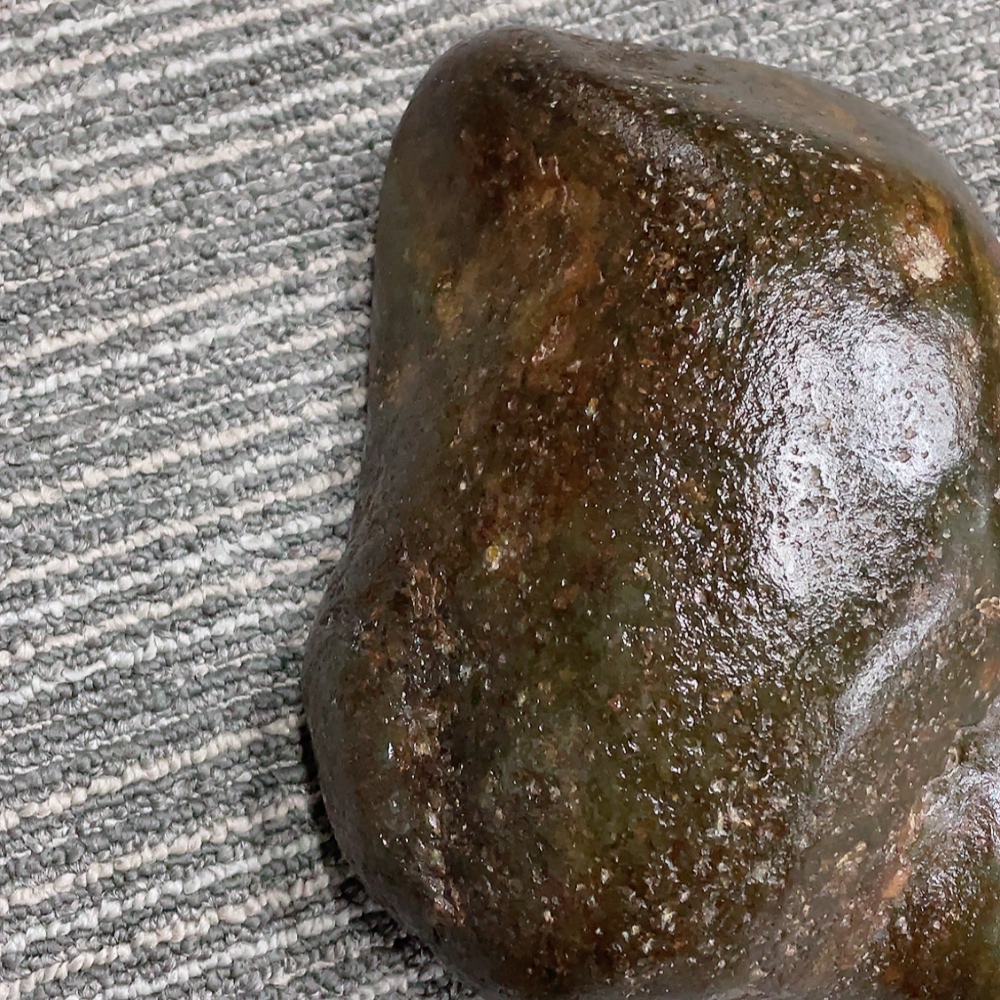 H28210350 Hetian Jade Total weight approx. 3.63kg Undetermined skin color formation Contains other natural mineral components