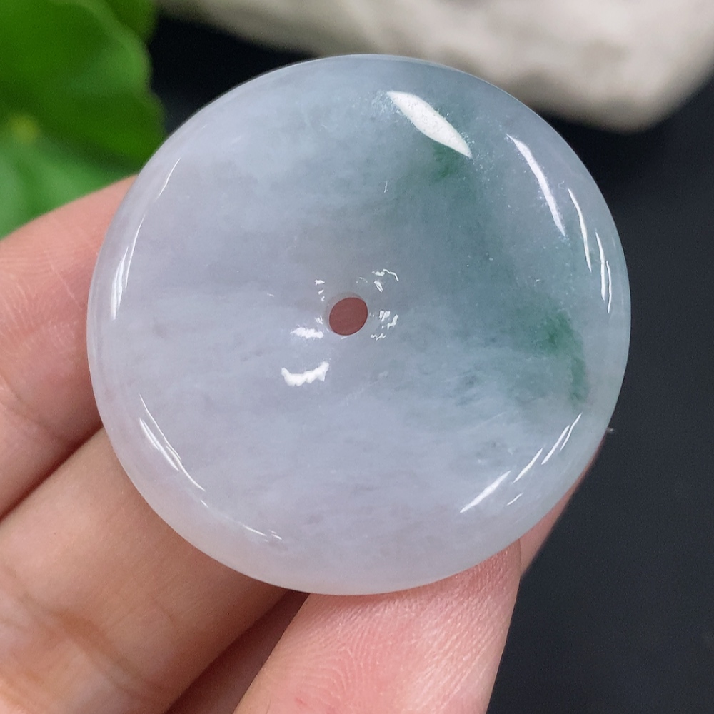 F29333594 Jadeite Peace Knot, Total Weight Approximately 13.8g