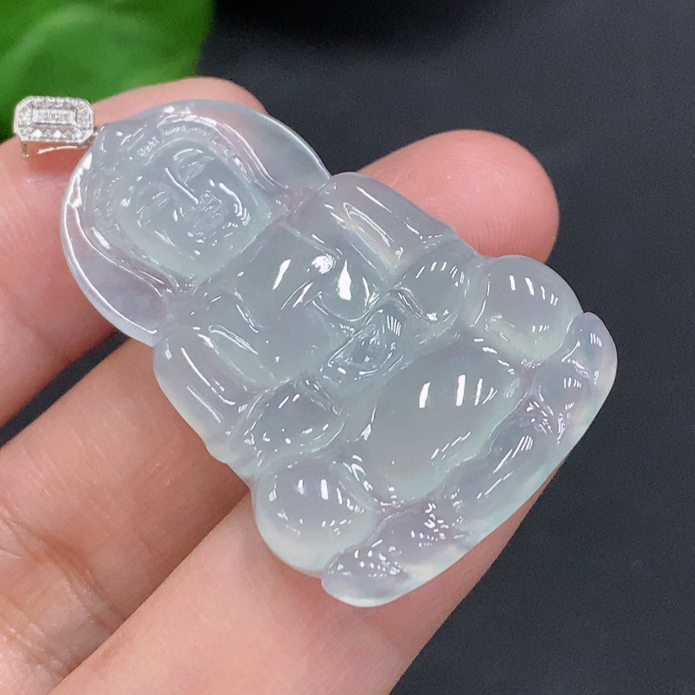 F34962399 Jadeite Guanyin Pendant with 18K Gold Clasp, Total Weight Approx. 7.7g (Set with Diamonds)