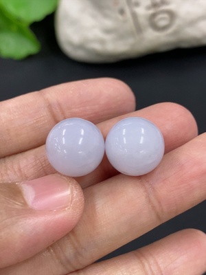 F41927483 翡翠珠子  卡12.9mm左右 货品总重约7.6g