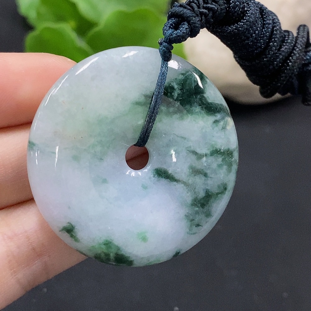 F34995890 Jadeite Peace Knot Pendant, Total Weight Approximately 25g