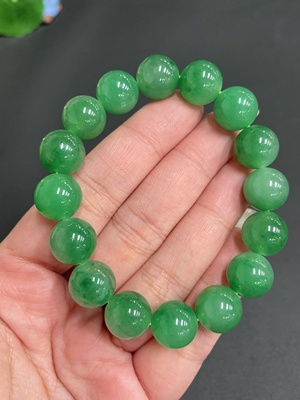 H23609491 Dulong Jade Bracelet, approx. 12mm beads, total weight about 40.7g