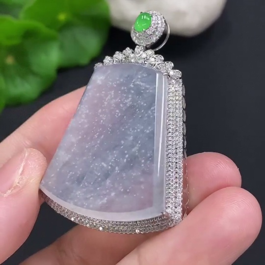F34051109 Jadeite Plain Pendant with 18K Gold and Diamond Accents, Total Weight Approx. 9.6g
