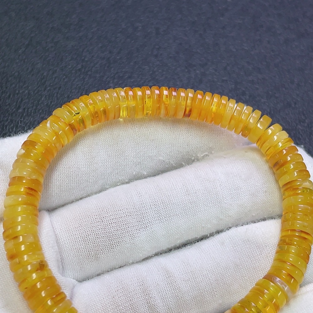 C31681802 Amber and Beeswax Bracelet, Total Weight Approx. 8.12g, Size About 7.4mm