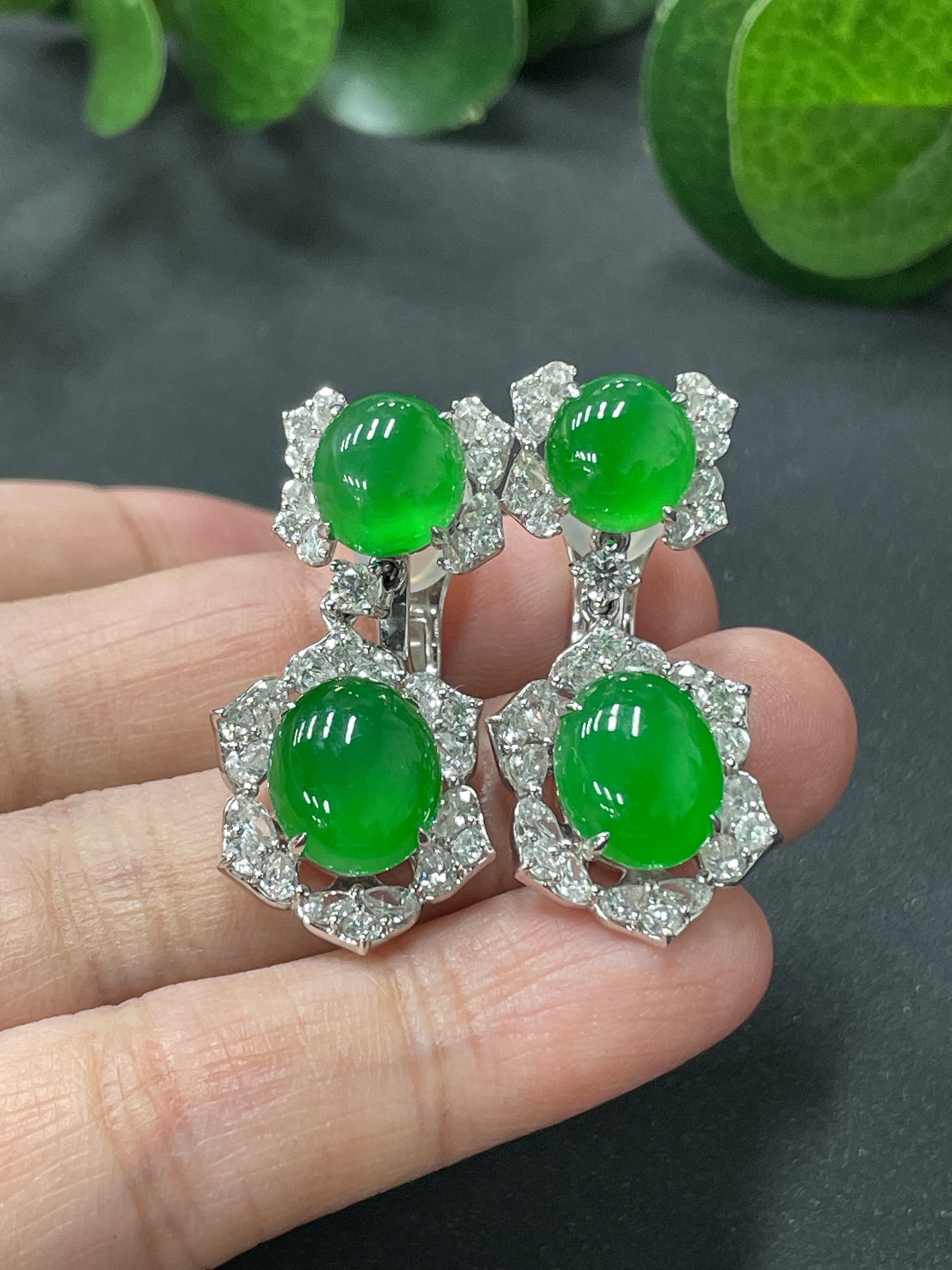 南宁青秀区有回收翡翠蛋面的门店吗？小小一颗为什么价格差这么多