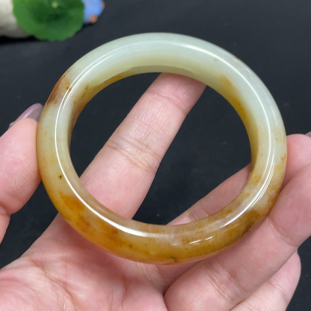 H33863743 Xiuyu (Serpentine Jade) Round Bracelet