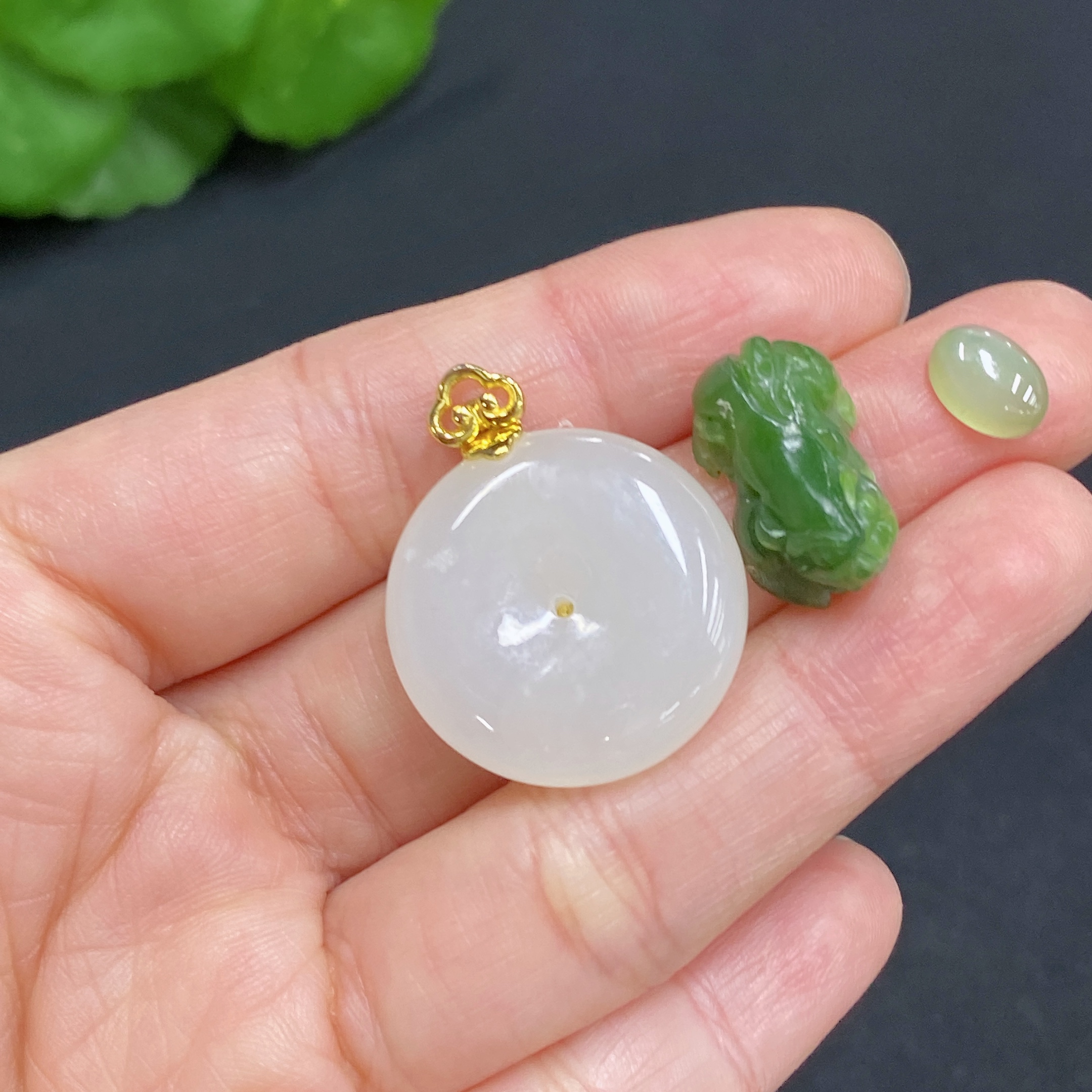 H29407516 Hetian Jade Pendant Non-Gold Total Weight Approx. 8g