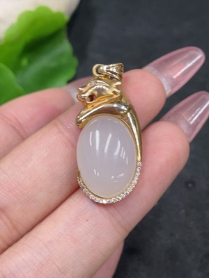 H33944668 Hetian Jade Pendant with 18K Gold Inlay, Total Weight Approx. 5.3g, Accented with Diamonds