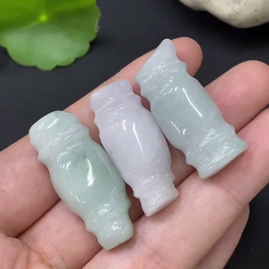 F28198661 Jadeite Pendant Sell as a Lot
