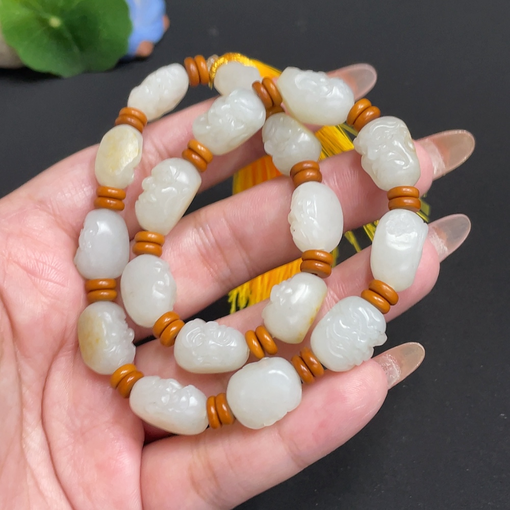 H32766524 Hetian Jade Eighteen Arhats Bead Necklace