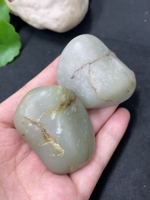 H40749354 和田玉   货品总重约134.4g   皮色成因未定