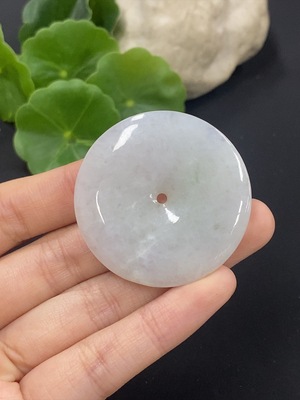 F37400377 翡翠平安扣挂件 货品总重约19.59g