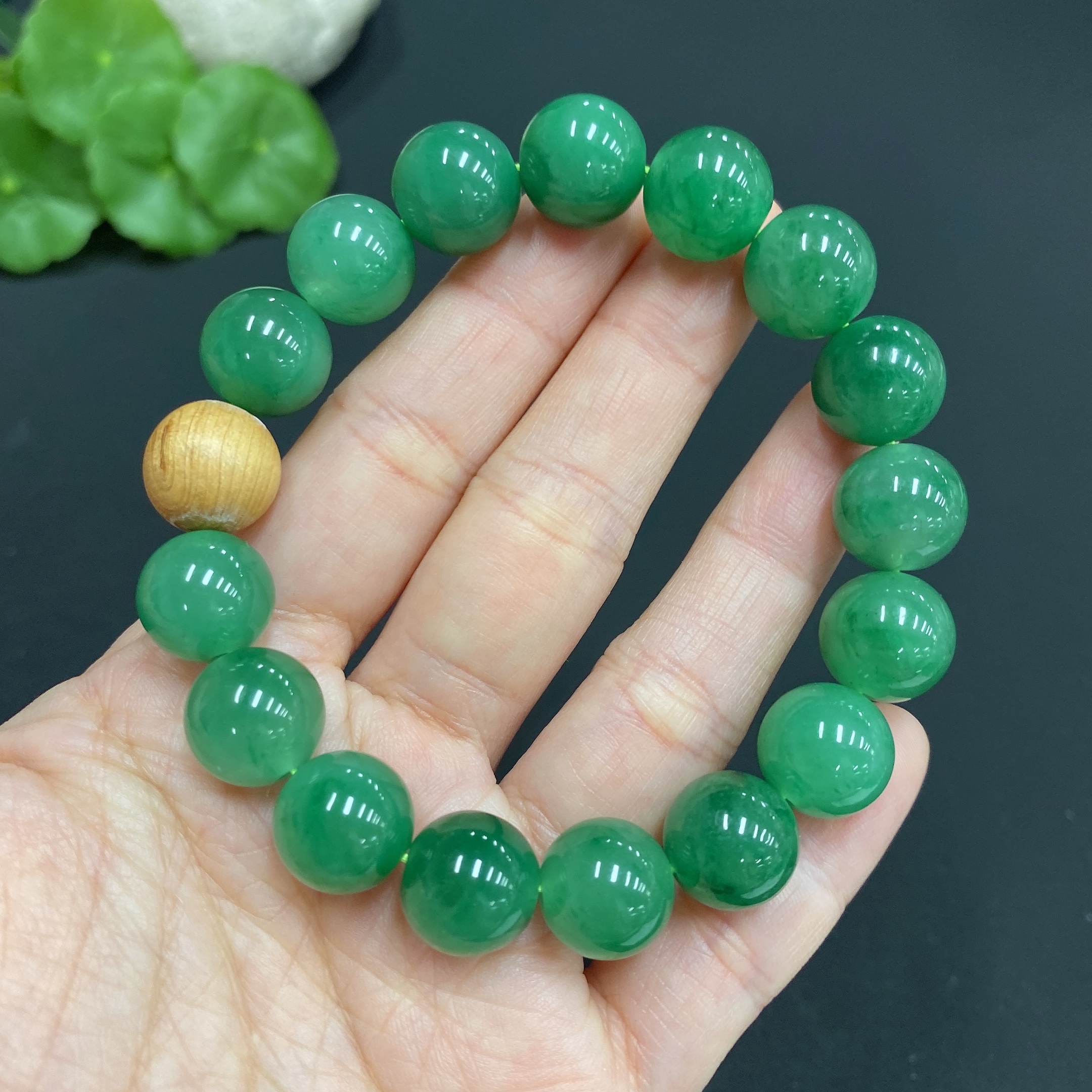 H28215867 African Emerald (Dulong Jade)
