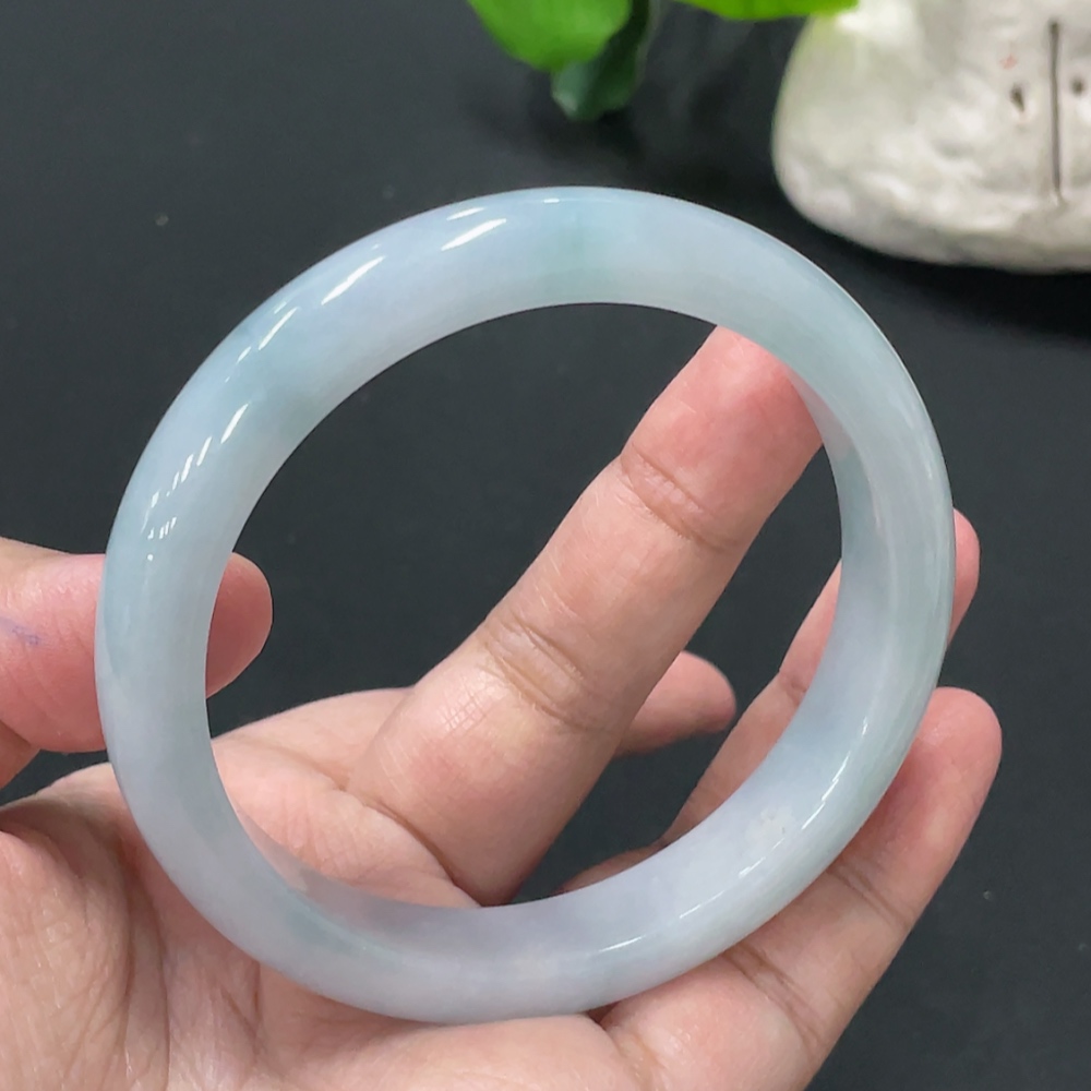 F33910260 Jadeite Round Bangle, Total Weight Approx. 56g, Size 59.9