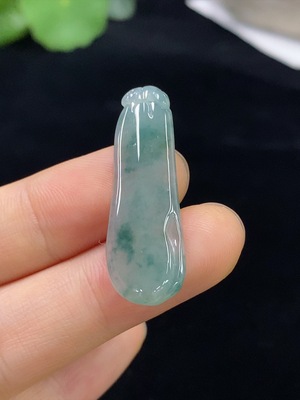 F32749147 Jadeite Fu Gua Pendant