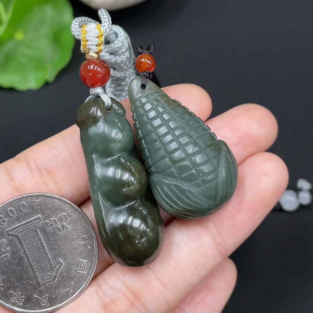H27170281 Hetian Jade Pendant Corn + Lucky Bean