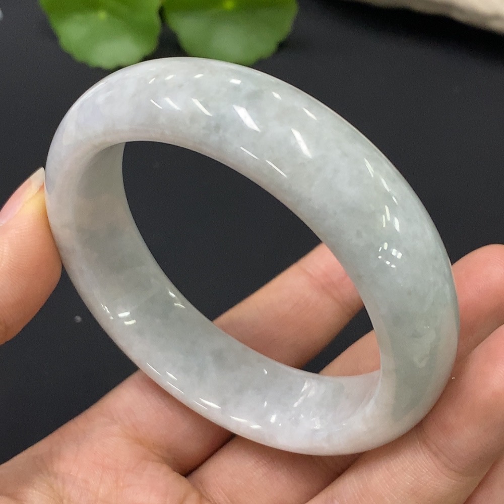 F24811553 Jadeite Round Bangle, Total Weight Approx. 72.15g, Inner Diameter 55.8