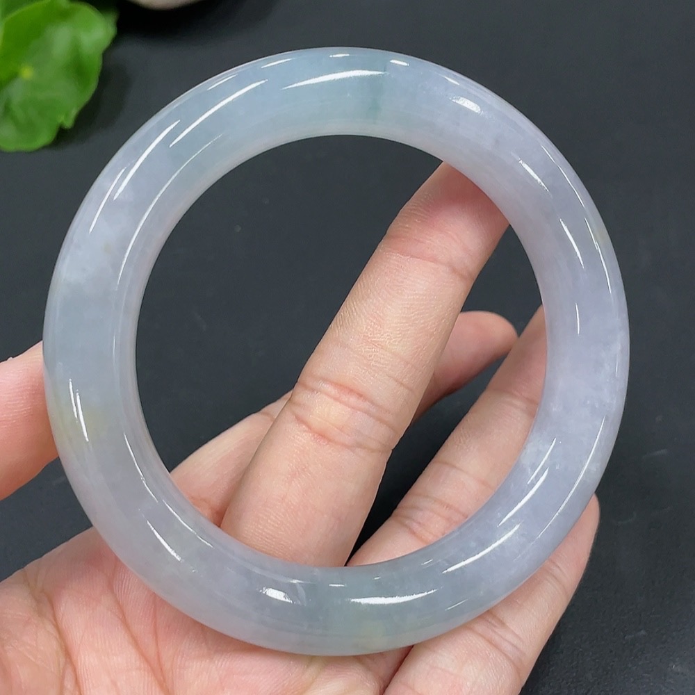 F23602497 Jadeite Round Bangle Size 56.7 Total Weight 69.273g