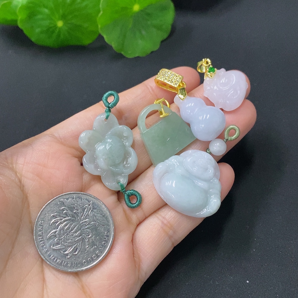 F30523894 Jadeite Pendant Sell as a Lot No Gold