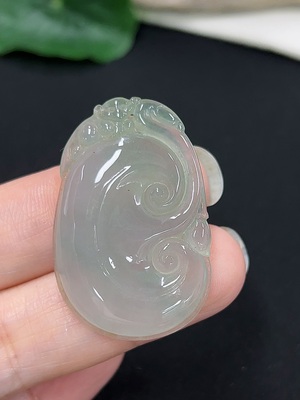 F46544961 翡翠如意挂件 货品总重约8.4克