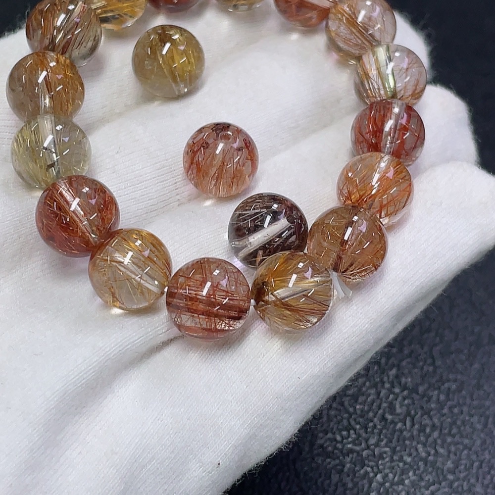 C30568319 Crystal Bracelet + Loose Beads Total Weight Approx. 31.88g Sell as a Lot 4 pcs