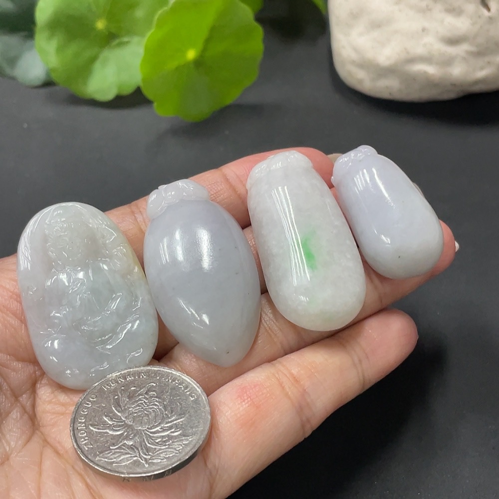 F15692952 JadeitePendant, Fu Gua, Guanyin Plaque