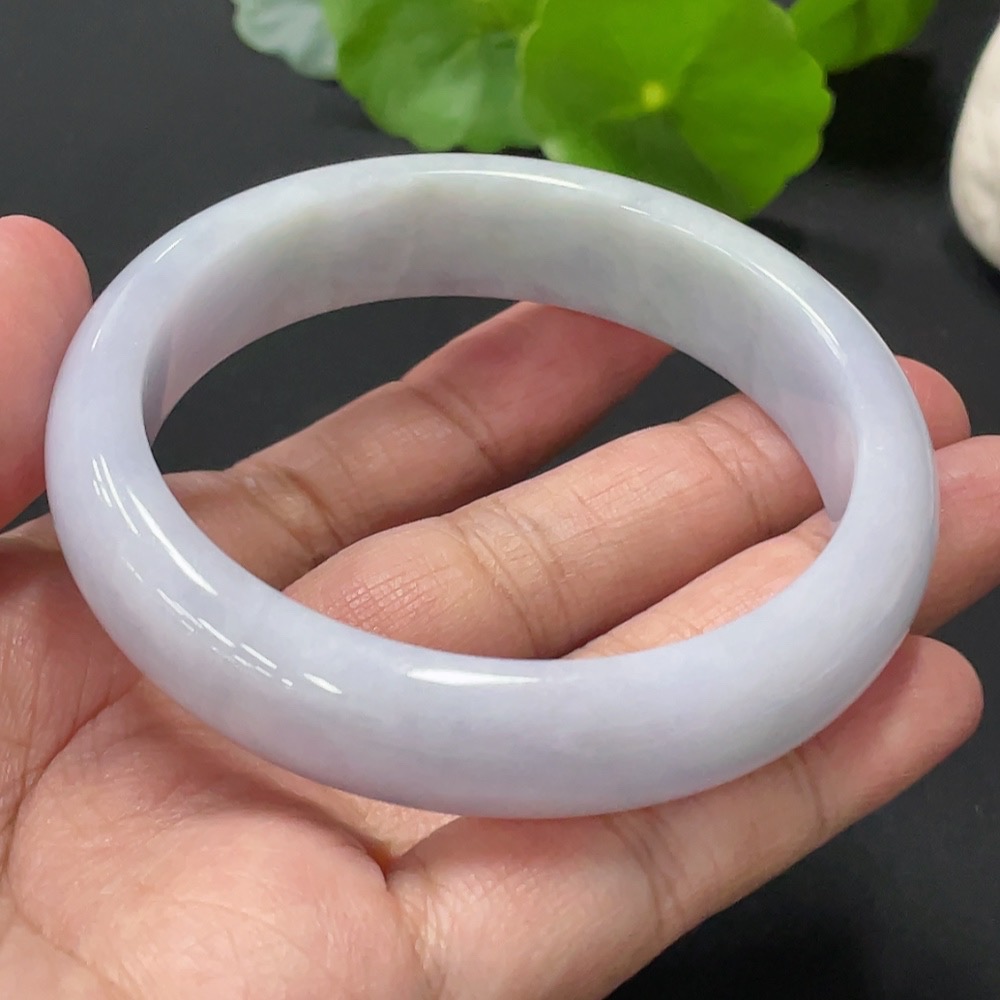 F31631329 Jadeite Round Bangle