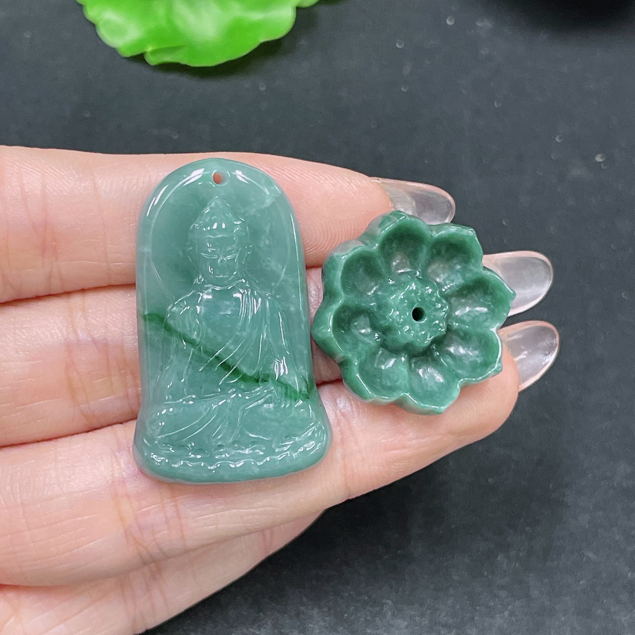 F34064710 Jadeite Pendants Sell as a Lot