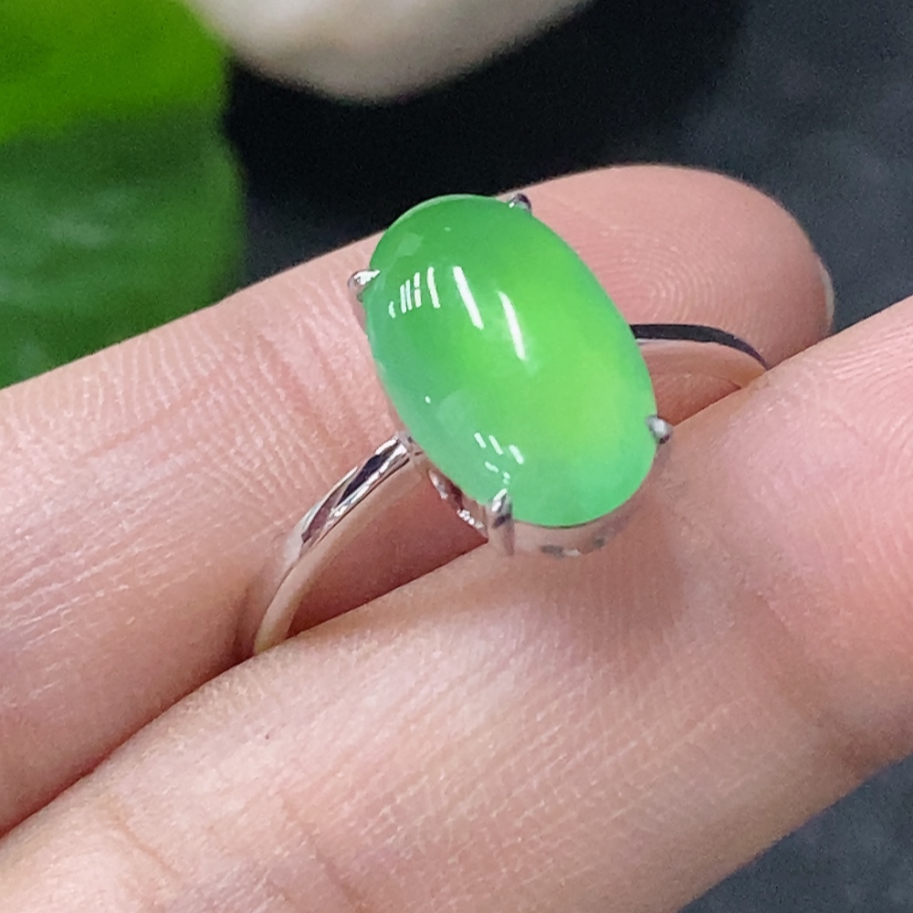 F33930208 Jadeite Ring with 18k Mounting Size 19 Total Weight Approx. 3.45g