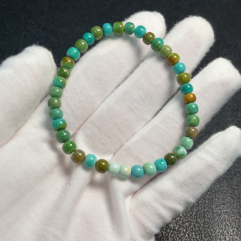C34952755 Turquoise Bracelet with Other Mineral Components, Approx. 7.15g Total Weight, 5.2mm Beads (Mineral-Included)