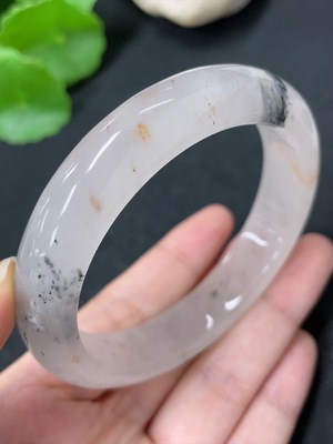 H41944698 非洲翠（独龙玉）正圈手镯  圈口59.3     货品总重约54.6g
