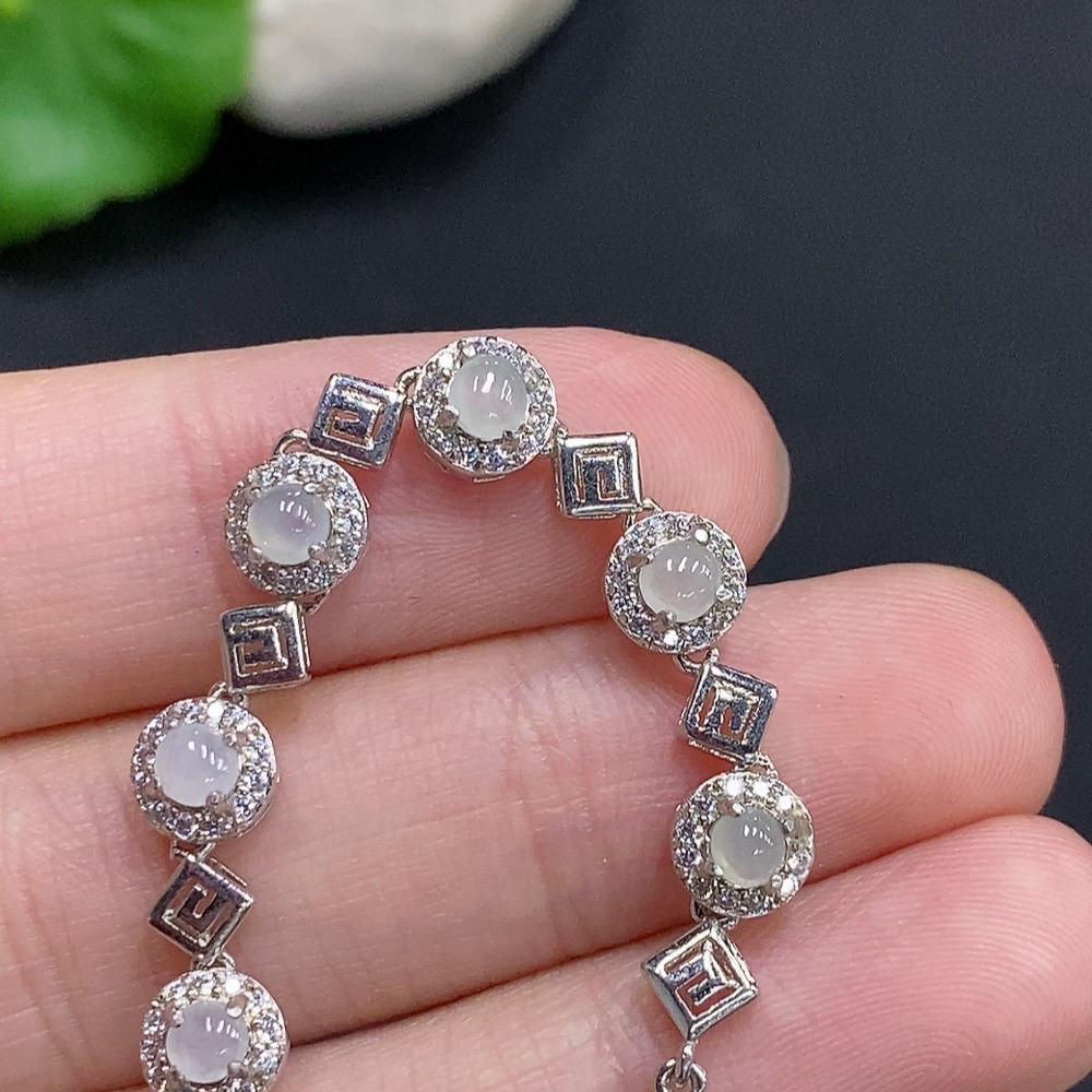 F30490511 Jadeite cabochon inlaid bracelet, non-gold setting, total weight approximately 4 grams