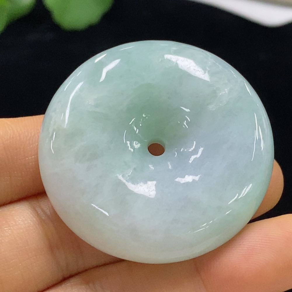 F34025628 Jadeite Peace Knot Pendant Total Weight Approx. 47.34g