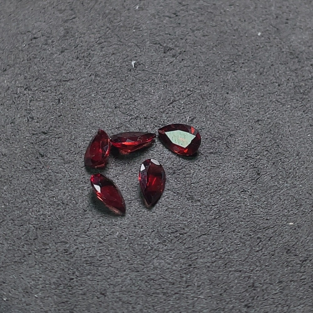 C33855621 Garnet Loose Stone Total Weight Approx.4.695ct Sell as a Lot
