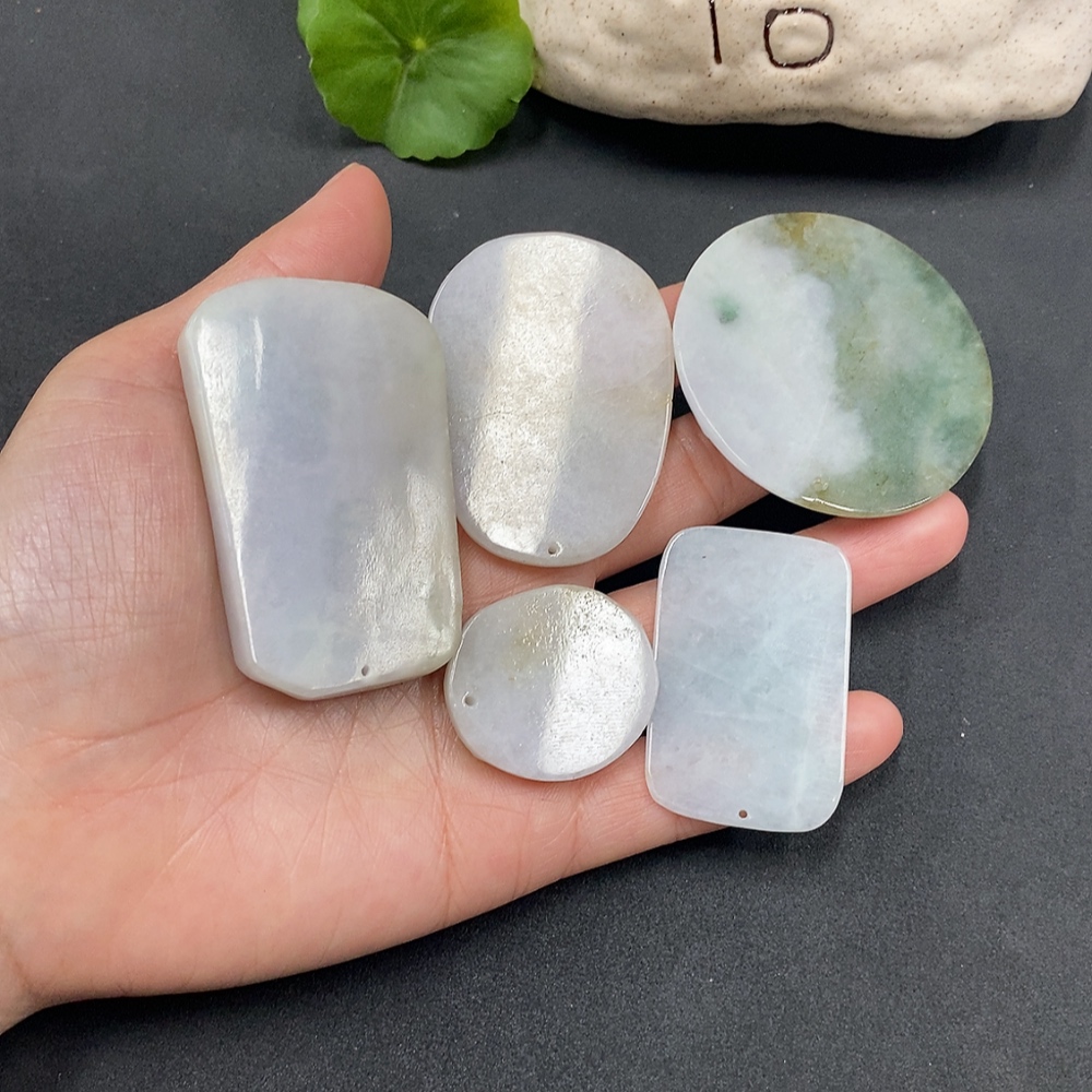 F13489415 Jadeite Pendant Sell as a Lot