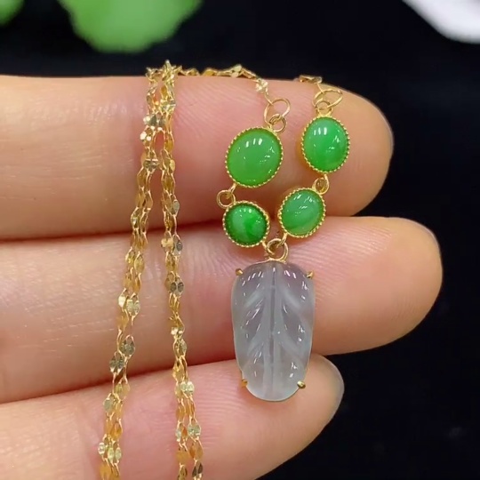 F34024123 Jadeite Leaf Inlay Pendant 18K Gold Total Weight Including Chain Approx. 1.4g
