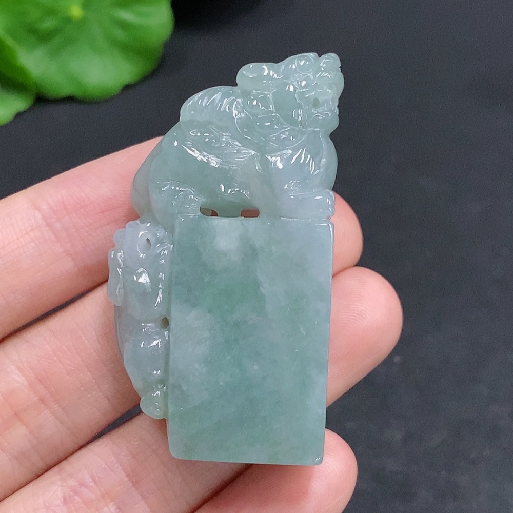 F30457039 Jadeite Pi Xiu Seal, Total Weight Approx. 37g