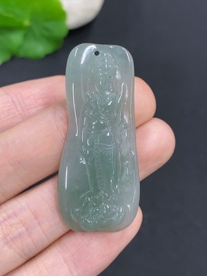 F38481066 翡翠观音挂件 货品总重量约8克