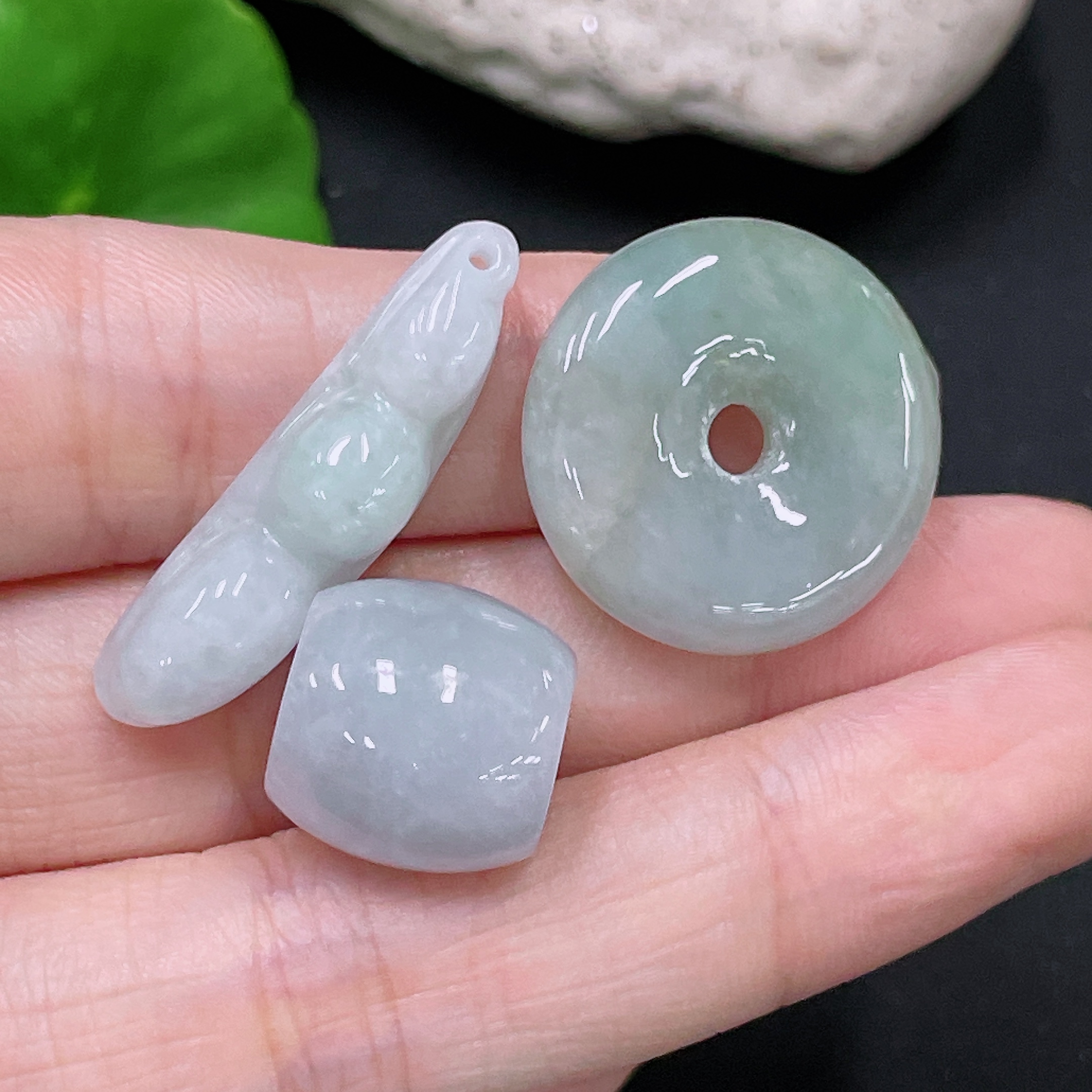 F33892325 Jadeite Pendants Sell as a Lot