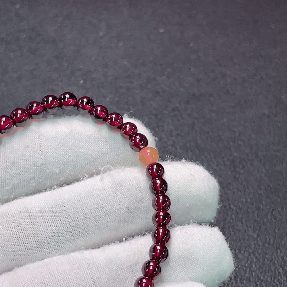 C34038059 Garnet Bracelet with Southern Red Agate and Prehnite, Total Weight Approx. 9.85g, Size About 4.8mm