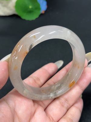H42056214 非洲翠(独龙玉)正圈手镯 圈口56.2 货品总重约60.7g