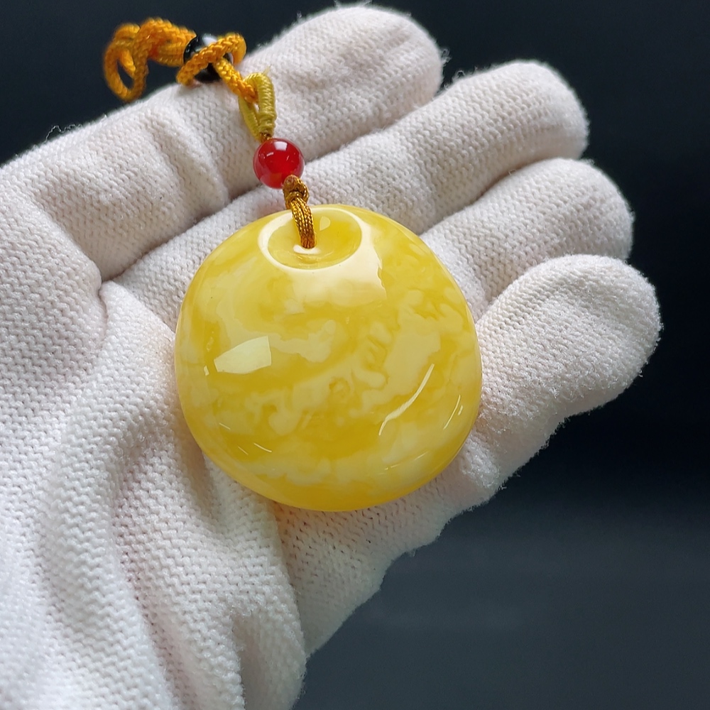 C34993437 Amber Beeswax Pendant Total Weight Approx. 12.62g with Rope