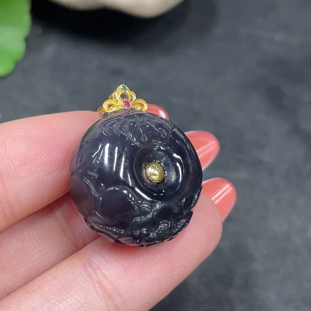 H34980092 Hetian Jade Pendant Carved Flower Button with 18K Gold Clasp, Total Weight Approx. 9.7g